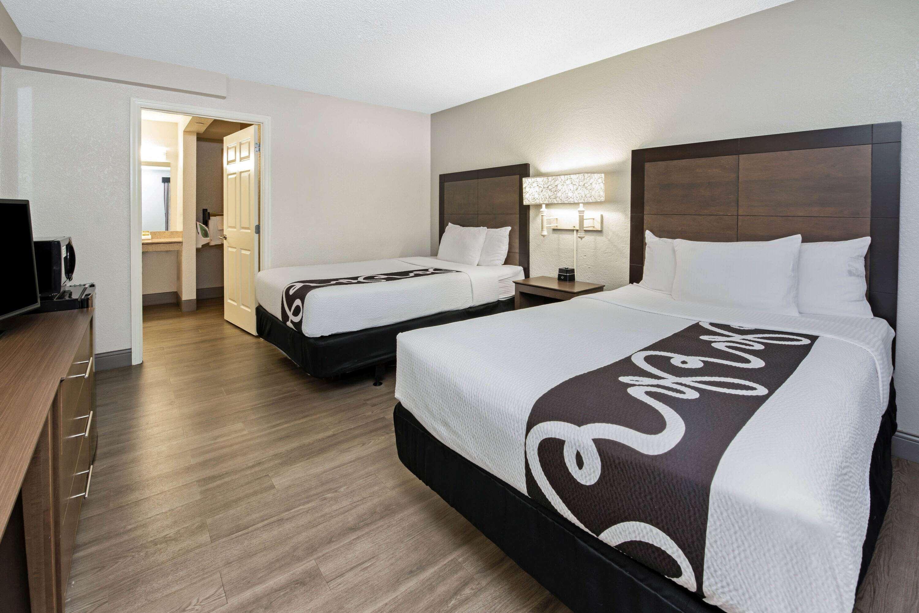 La Quinta Inn By Wyndham West Palm Beach - Florida Turnpike Bagian luar foto