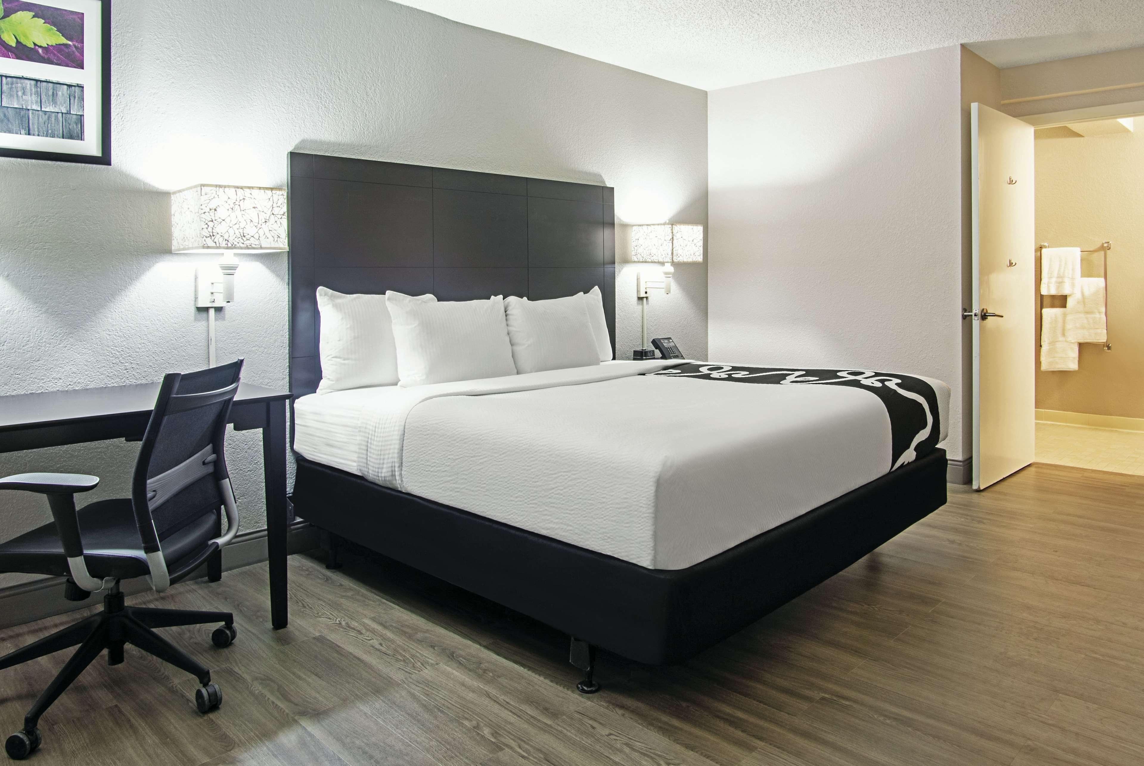 La Quinta Inn By Wyndham West Palm Beach - Florida Turnpike Bagian luar foto