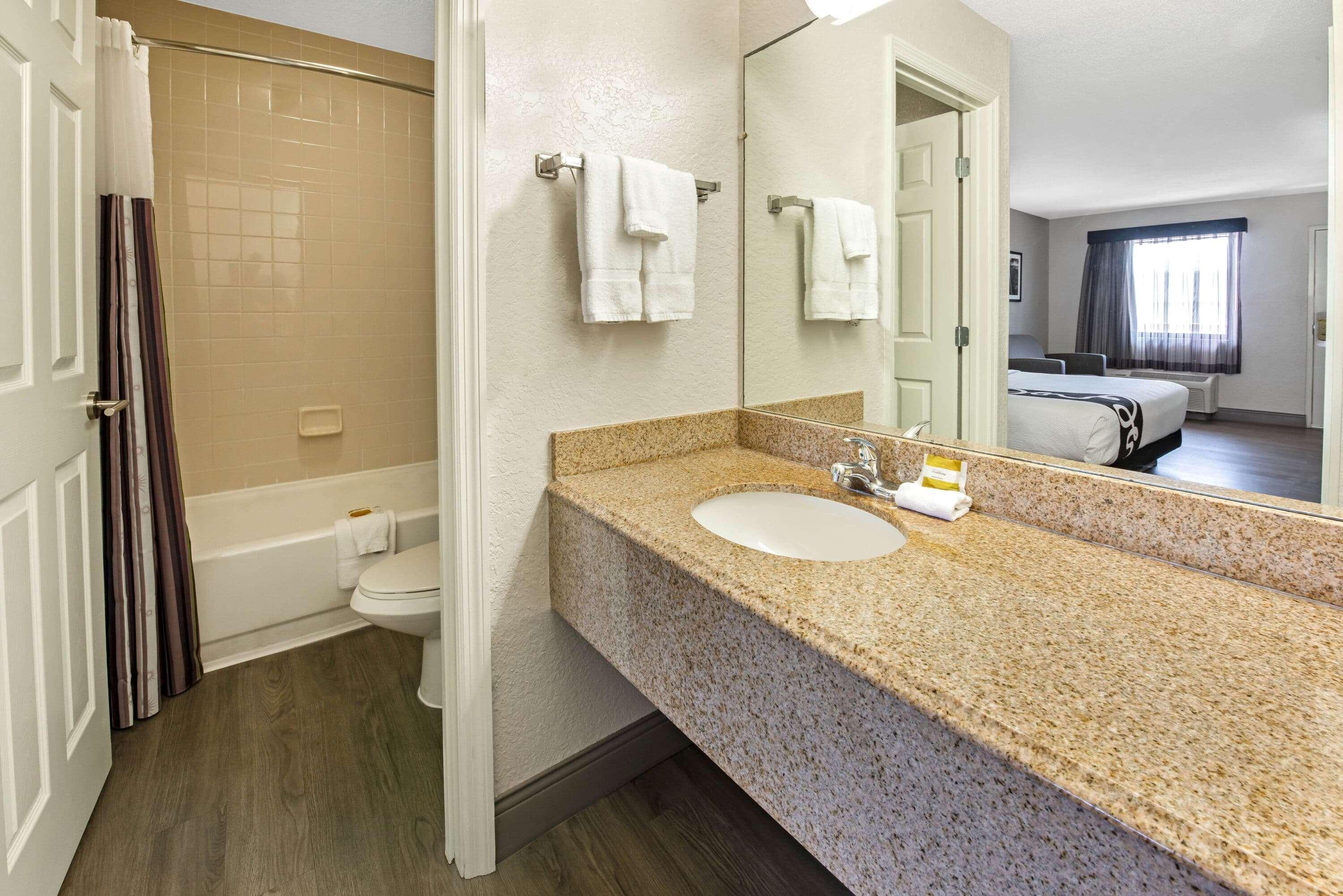 La Quinta Inn By Wyndham West Palm Beach - Florida Turnpike Bagian luar foto