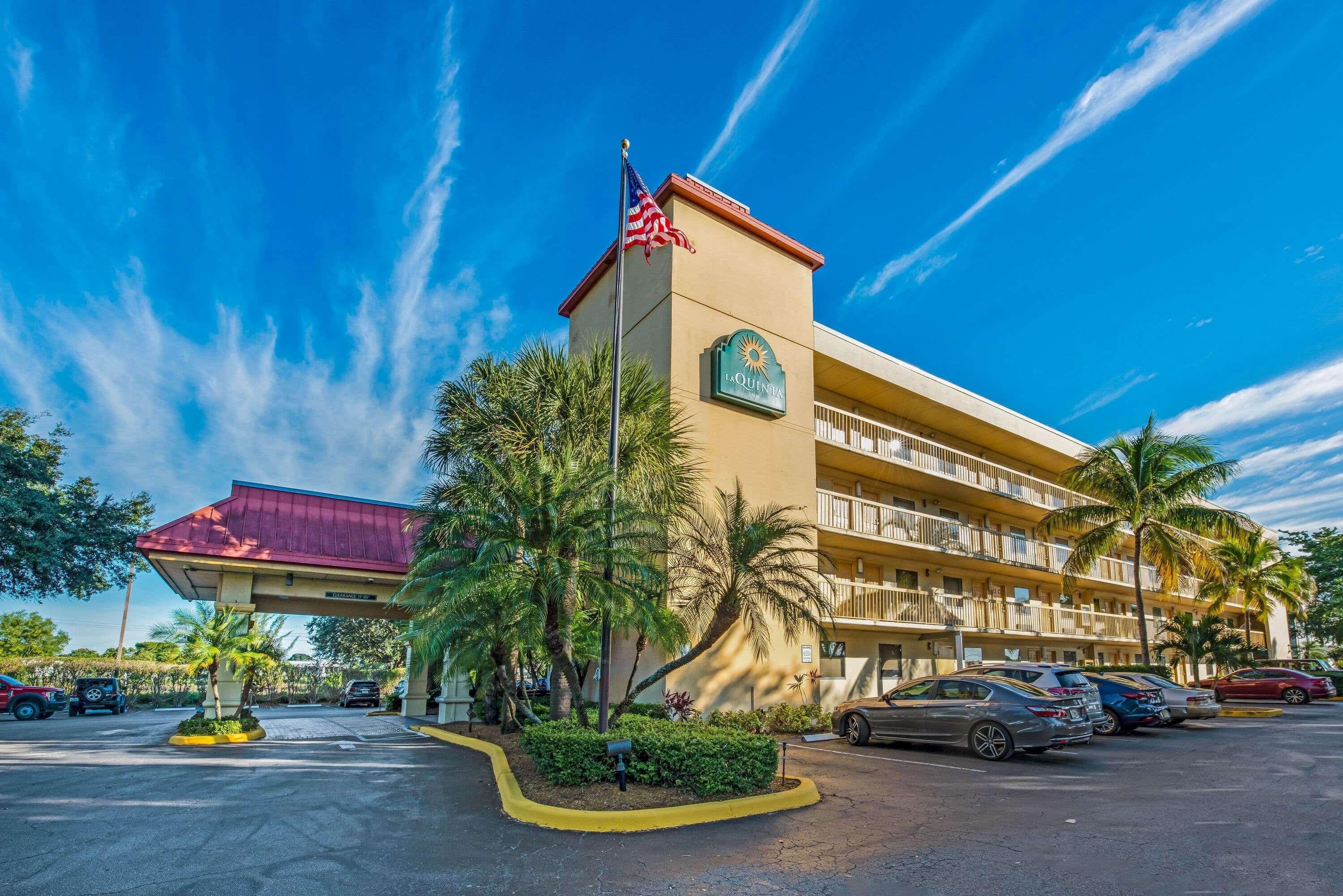 La Quinta Inn By Wyndham West Palm Beach - Florida Turnpike Bagian luar foto