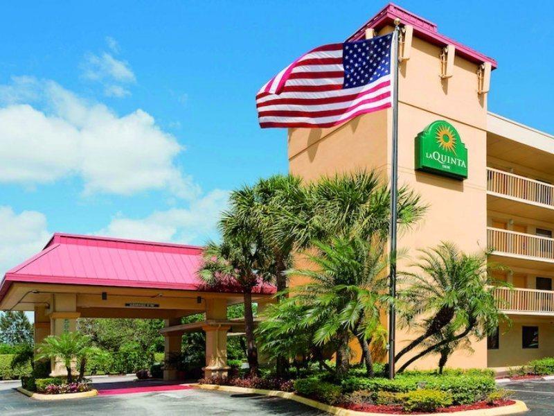 La Quinta Inn By Wyndham West Palm Beach - Florida Turnpike Bagian luar foto